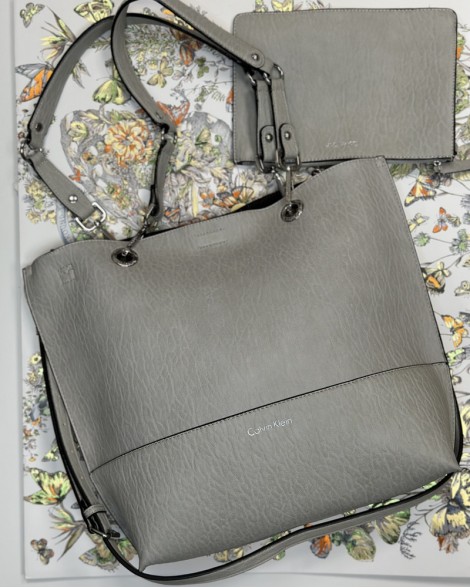 Kabelka dámská Calvin Klein Sonoma s pouzdrem šedá