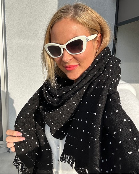 Šála dámská Massimo Dutti černá s puntíky